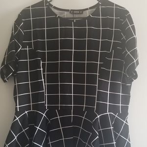 Short sleeve peplum top